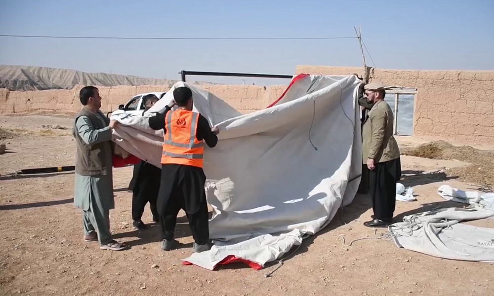 Bayat Foundation donates hundreds of tents to earthquake victims in Samangan